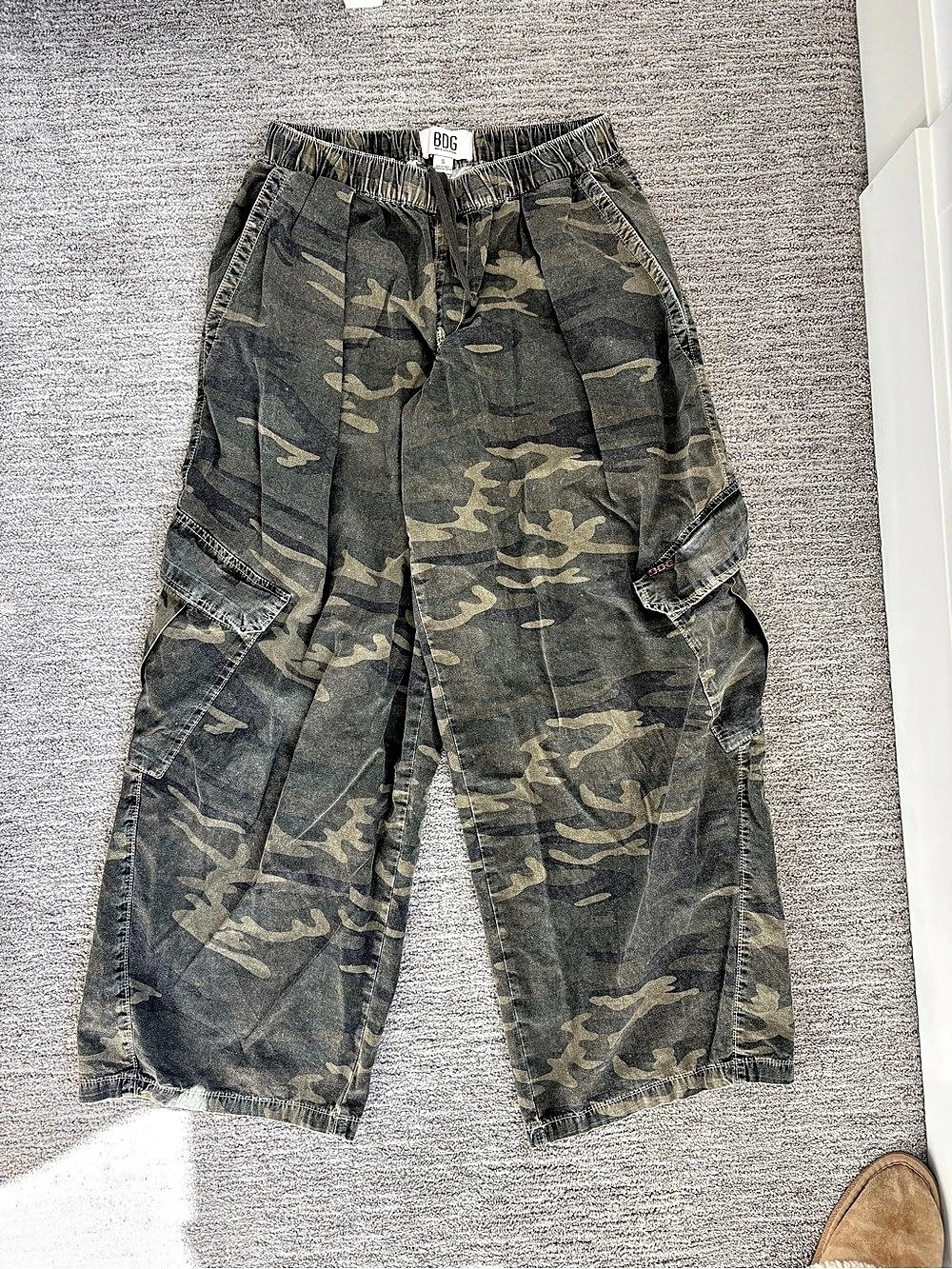 BDG Women Small Camo Cargo Pants